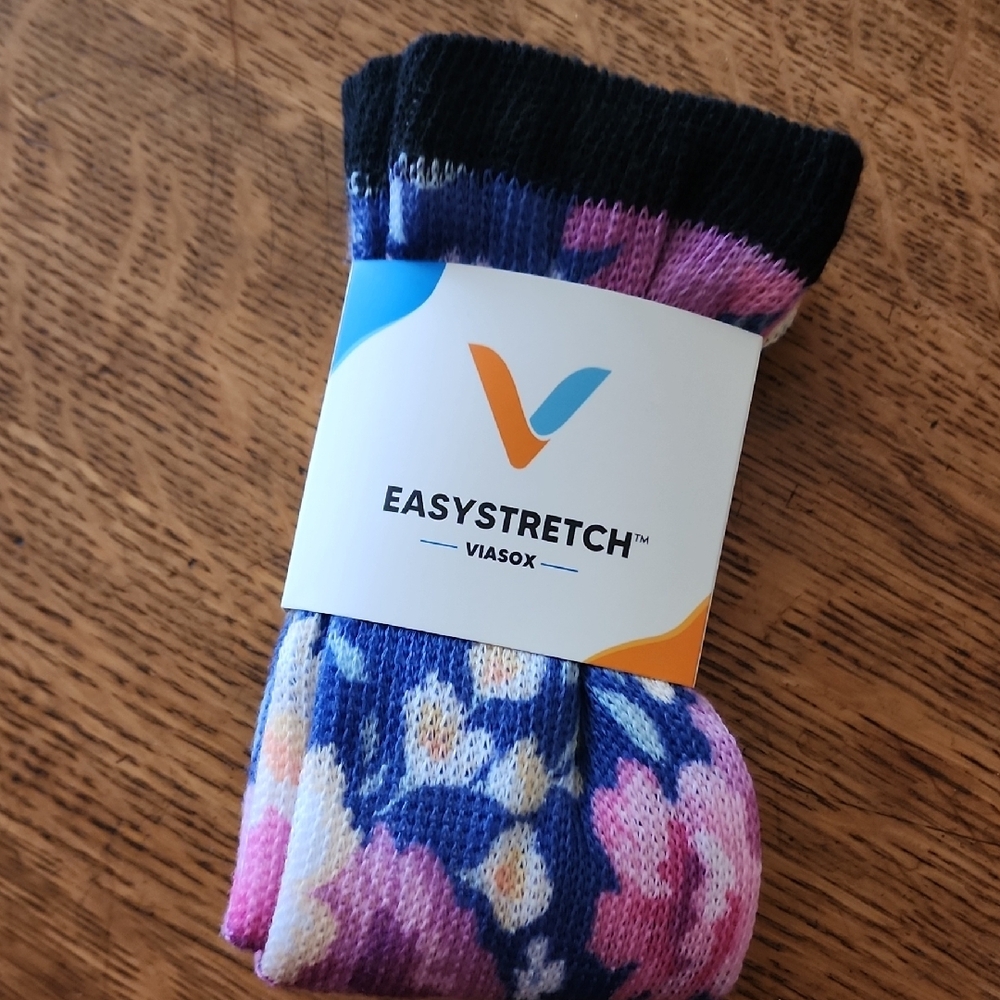 VIASOX Easy Stretch Floral Socks BNWT